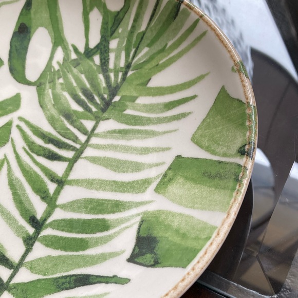 NWo/T - ceramic plant leaf serving platter. Excellent condition. 13 x 10 in - Picture 2 of 11